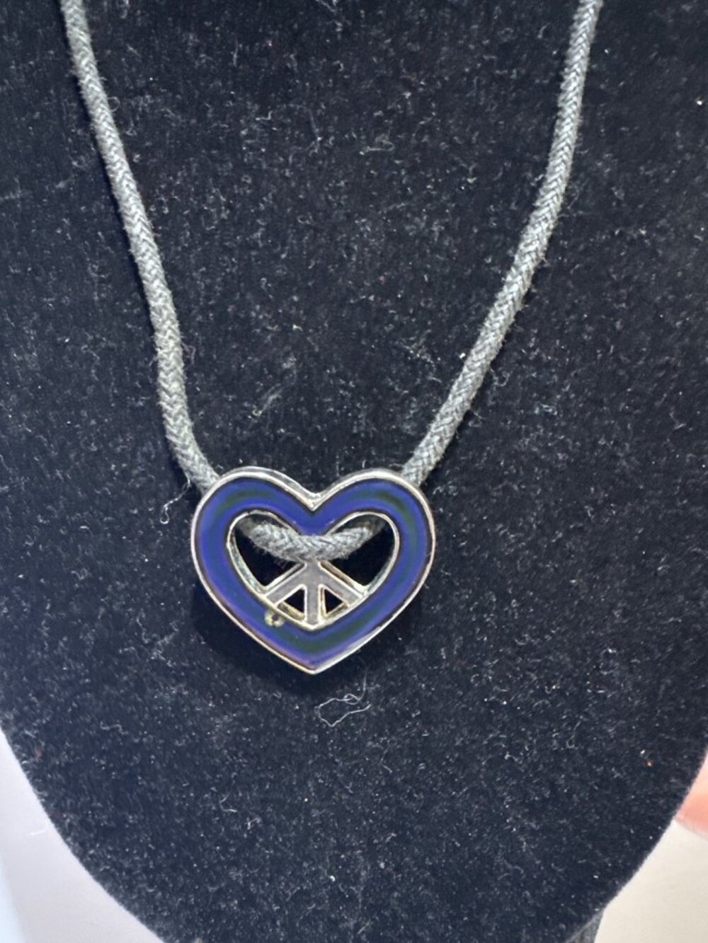 Color-Changing Mood Heart Pendant Necklace Black Cord Adjustable Retro